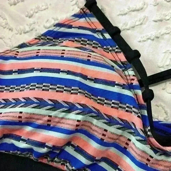 Athleta striped, adjustable bathing suit bikini top. Women’s size medium - Picture 9 of 12
